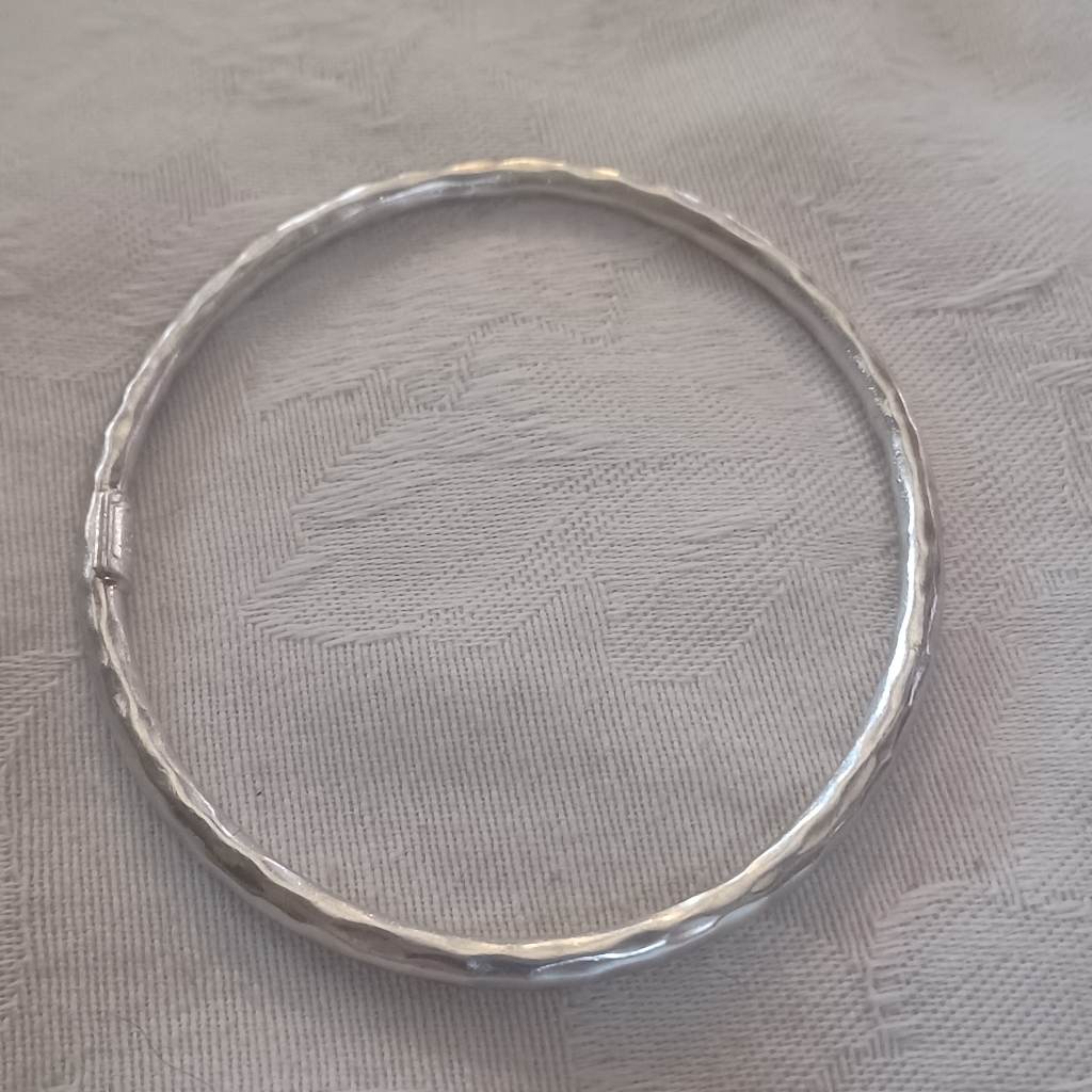 Ippolita Glamazon Hammered Bangle Sterling Silver 175$